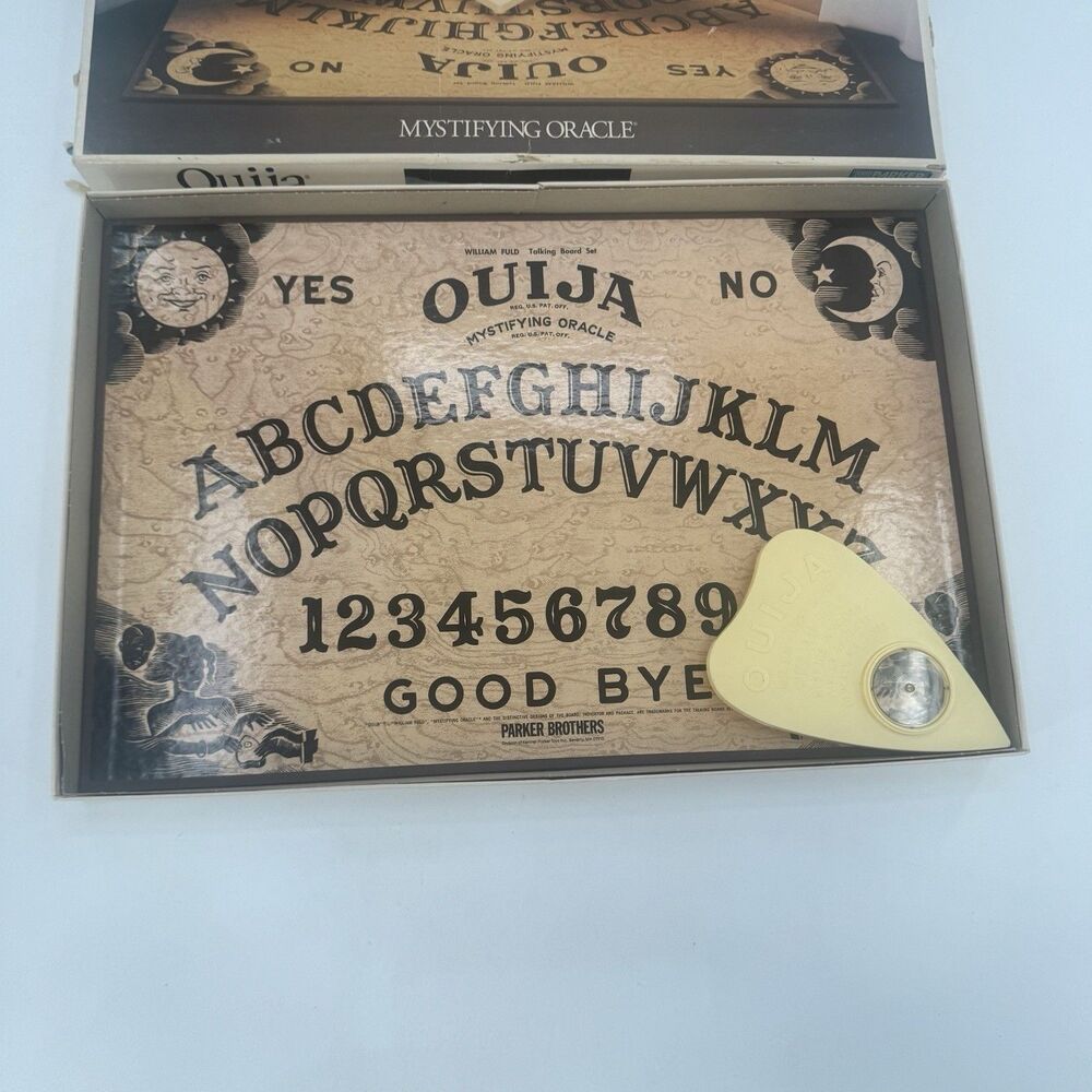 Vintage 1992 Parker Brothers Ouija Mystifying Oracle Talking Board Set Complete
